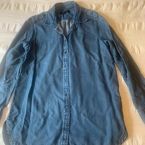 Chambray TENCEL fabric button down shirt, Banana republic size medium
